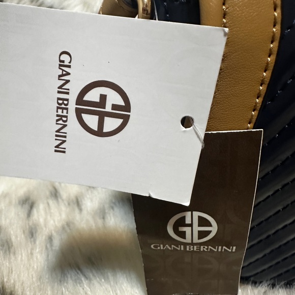 NWT Giani Bernini  Navy and Tan Crossbody Bag - Picture 7 of 8